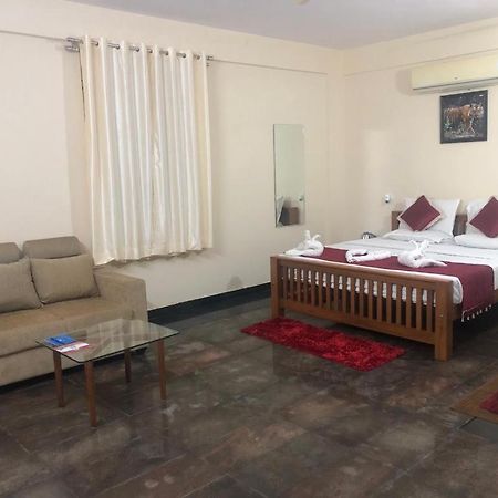 Kstdc Hotel Mayura Pavithra Yediyur Kunigal Kültér fotó
