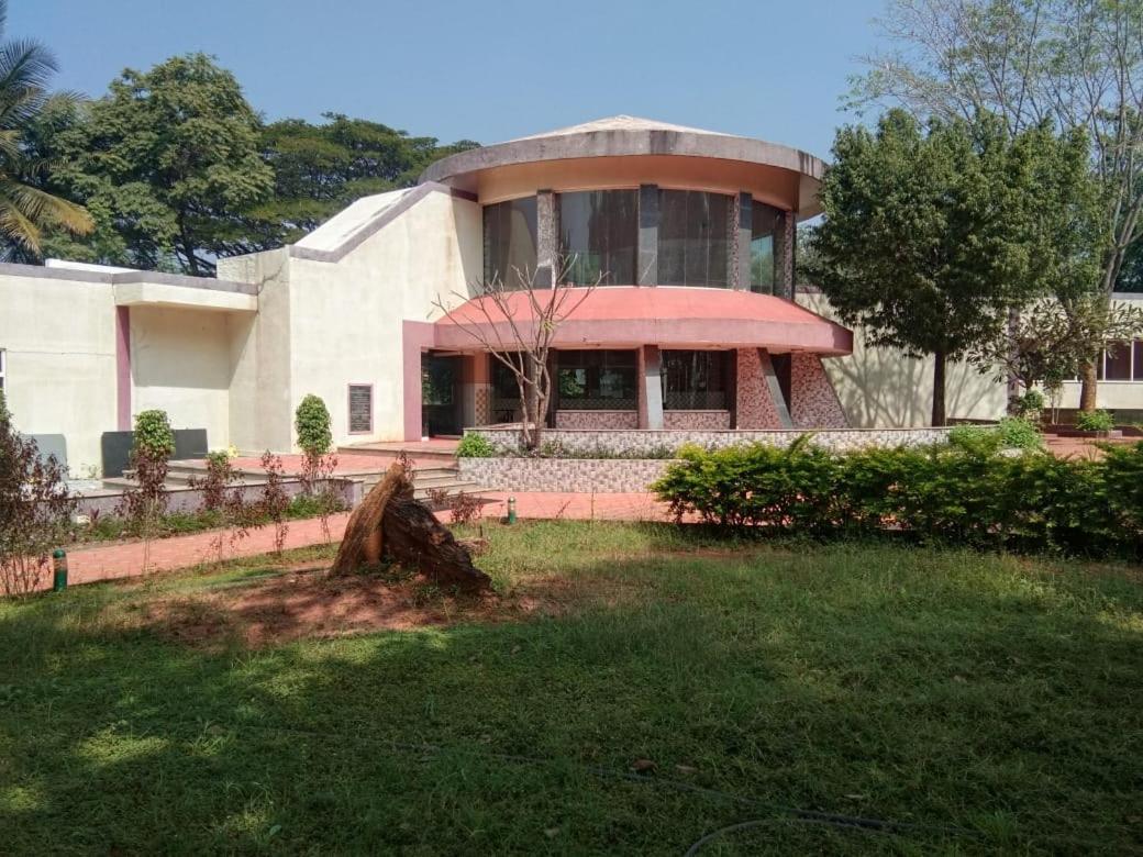 Kstdc Hotel Mayura Pavithra Yediyur Kunigal Kültér fotó